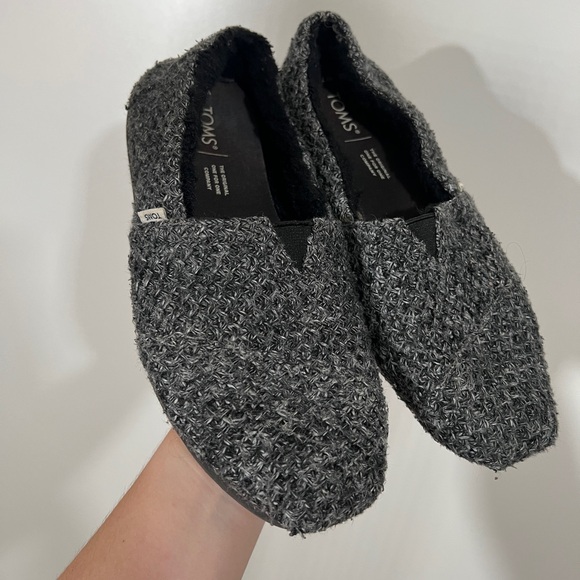 Toms Belmont Sweater Knit Slip On Shoes with Faux Fur lining Size Women’s 7 - Picture 2 of 7